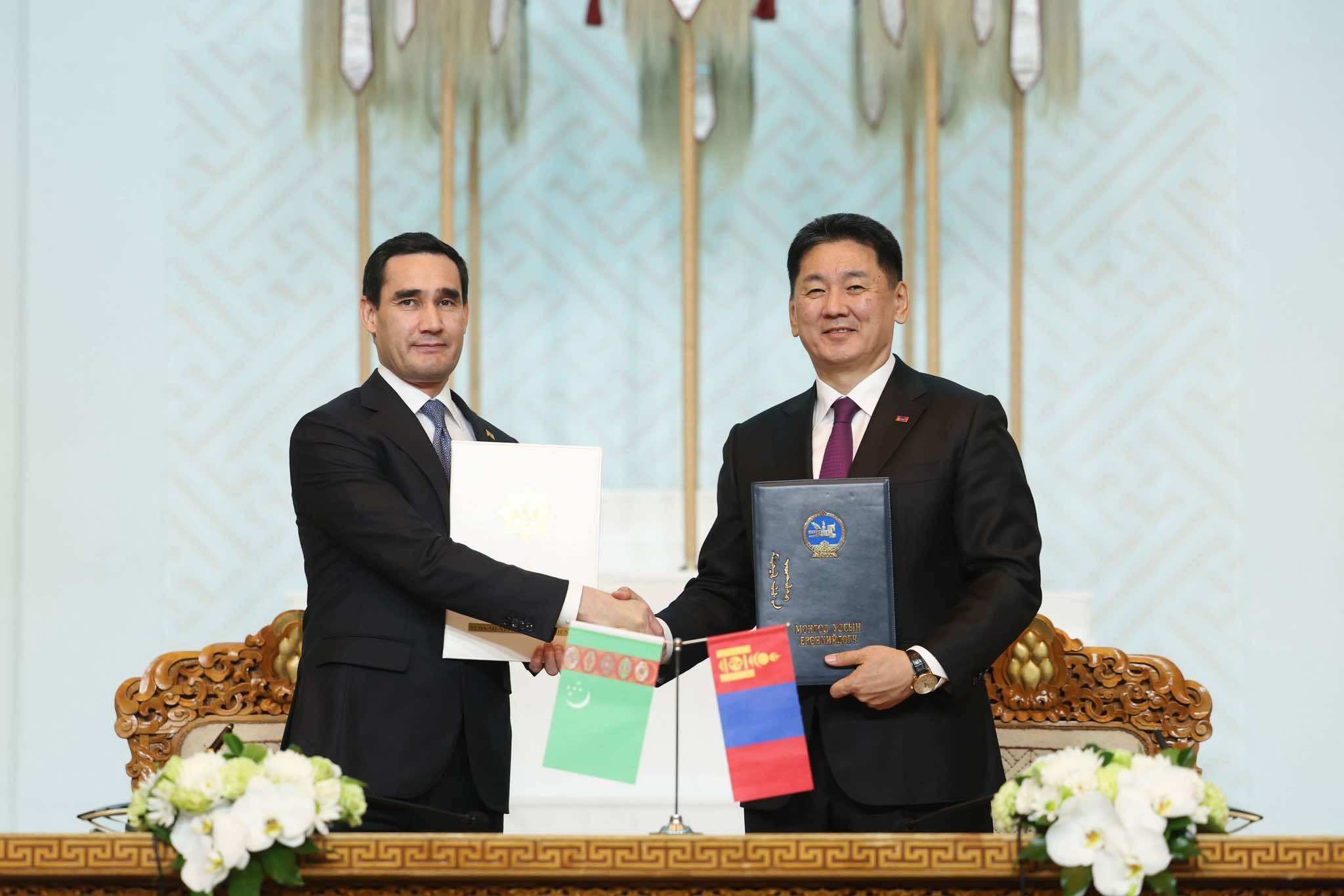 Монгол, Туркменистаны харилцаа, хамтын ажиллагааг хөгжүүлэх 14 баримт бичигт гарын үсэг зурлаа