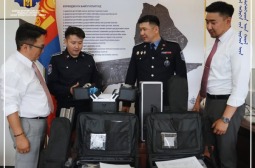 Шүүх шинжилгээний хэлтэст шаардлагатай багаж, төхөөрөмж хүлээлгэн өглөө