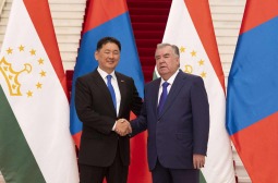 Монгол Улсын Ерөнхийлөгч У.Хүрэлсүх, Бүгд Найрамдах Тажикистан Улсын Ерөнхийлөгч Эмомали Рахмон нар албан ёсны хэлэлцээ хийлээ