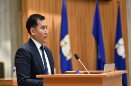 ХЭСГИЙН АХЛАГЧ НАРЫН УРАМШУУЛЛЫГ 200 МЯНГАН ТӨГРӨГӨӨР НЭМЭХ ТОГТООЛЫН ТӨСЛИЙГ БАТАЛЛАА