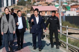 НИТХ-ЫН ТӨЛӨӨЛӨГЧИД 