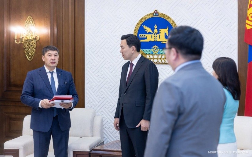 Хувийн нэмэлт тэтгэврийн тухай анхдагч хуулийн төслийг өргөн мэдүүлэв