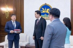 Хувийн нэмэлт тэтгэврийн тухай анхдагч хуулийн төслийг өргөн мэдүүлэв