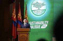 Уур амьсгалын өөрчлөлтийн эсрэг нэгэн зорилго, нэгдмэл хүсэл тэмүүллээр хамтран зүтгэхийг уриаллаа