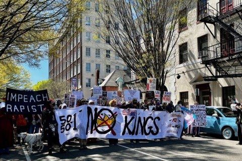 АНУ-д “No Kings” эсэргүүцлийн хөдөлгөөн өргөжиж, улс төрийн нөхцөл байдал хурцдав