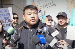 “Хатан Туулаа хамгаалъя” иргэдийн хөдөлгөөн Хотын дарга Х.Нямбаатарыг огцруулах шаардлага хүргүүллээ