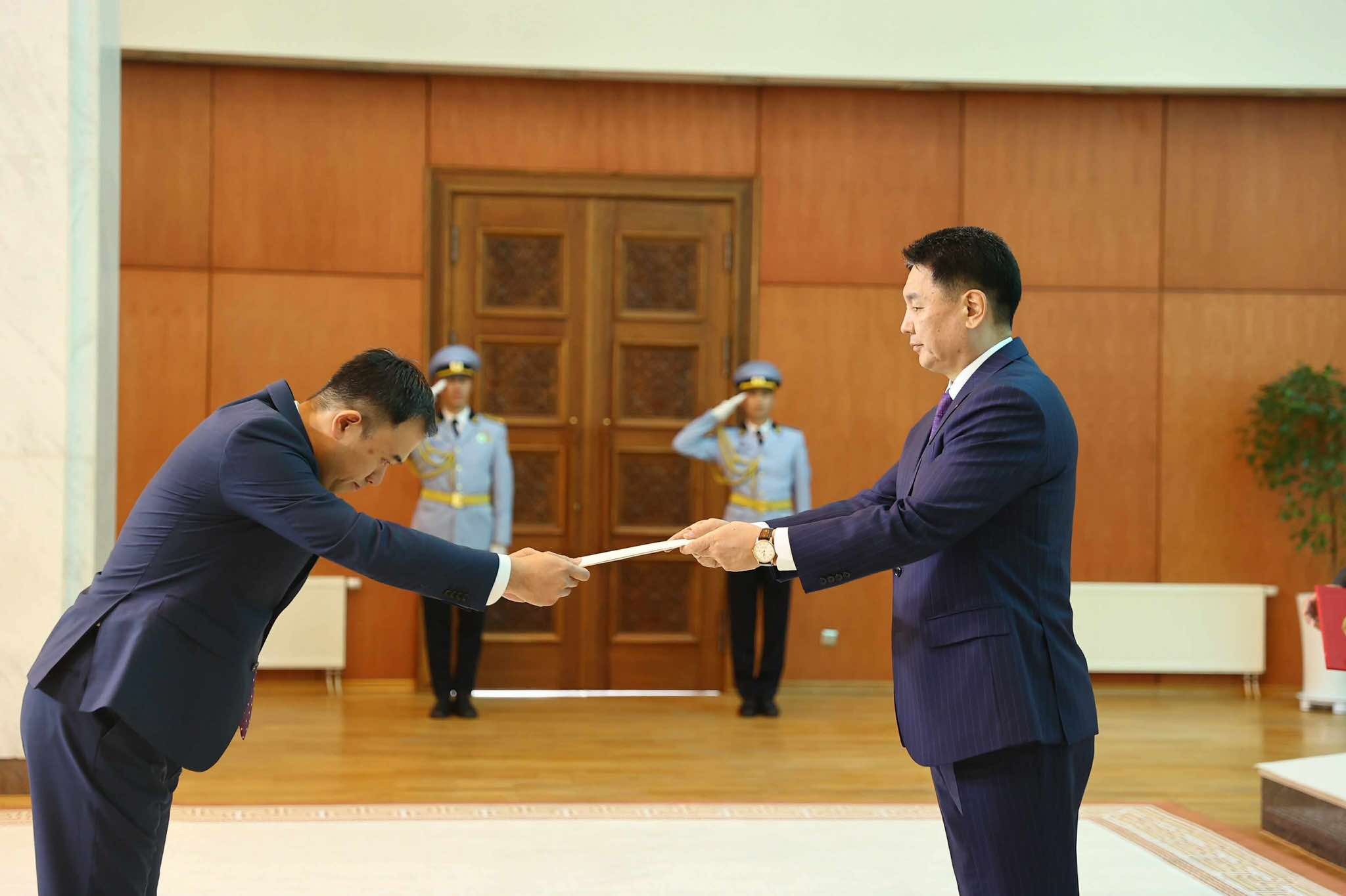 Австралийн Холбооны Улсын Элчин сайд Итгэмжлэх жуух бичгээ өргөн барив