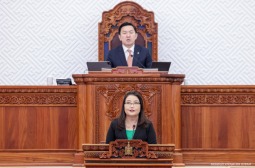 “Төлбөрийн чадваргүйдлийн тухай хууль (Шинэчилсэн найруулга)-ийн төсөл болон хамт өргөн мэдүүлсэн хуулийн төслүүдийг хэлэлцэж эхэллээ