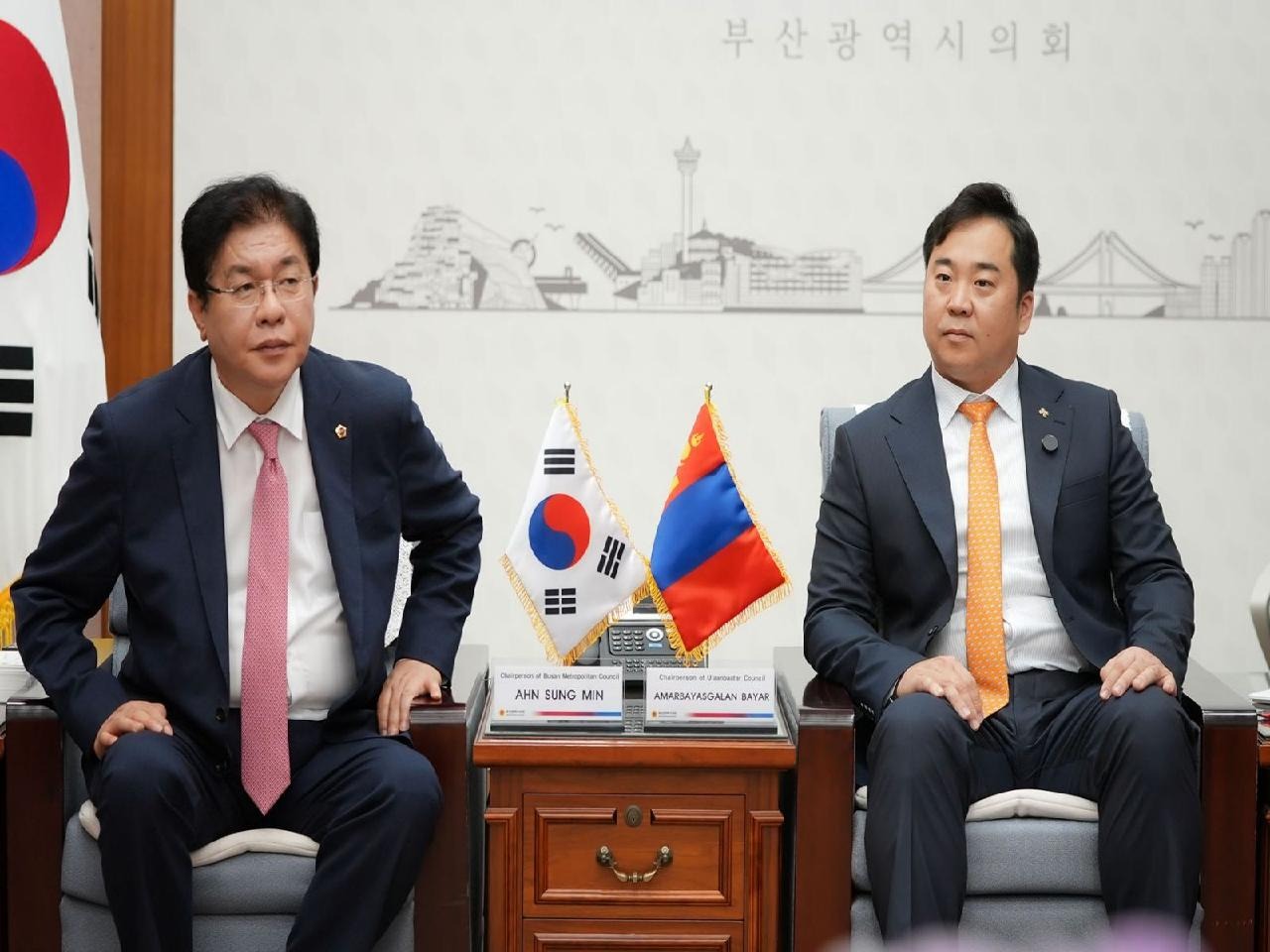 НИТХ-ЫН ДАРГА А.БАЯР ӨВЛИЙН АЯЛАЛ ЖУУЛЧЛАЛЫГ ХӨГЖҮҮЛЭХ, 1000 ЭМЧ СОЛИЛЦОО ХӨТӨЛБӨР ХЭРЭГЖҮҮЛЭХ, ҮНДЭСТЭН ДАМНАСАН КОРПОРАЦ БАЙГУУЛАХАД ХАМТАРЧ АЖИЛЛАХЫГ ХҮСЛЭЭ