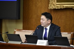 АБГББХ: Зээлийн хэлэлцээр, Санхүүжилтийн ерөнхий хөтөлбөр соёрхон батлах тухай хуулийн төслүүдийг дэмжлээ