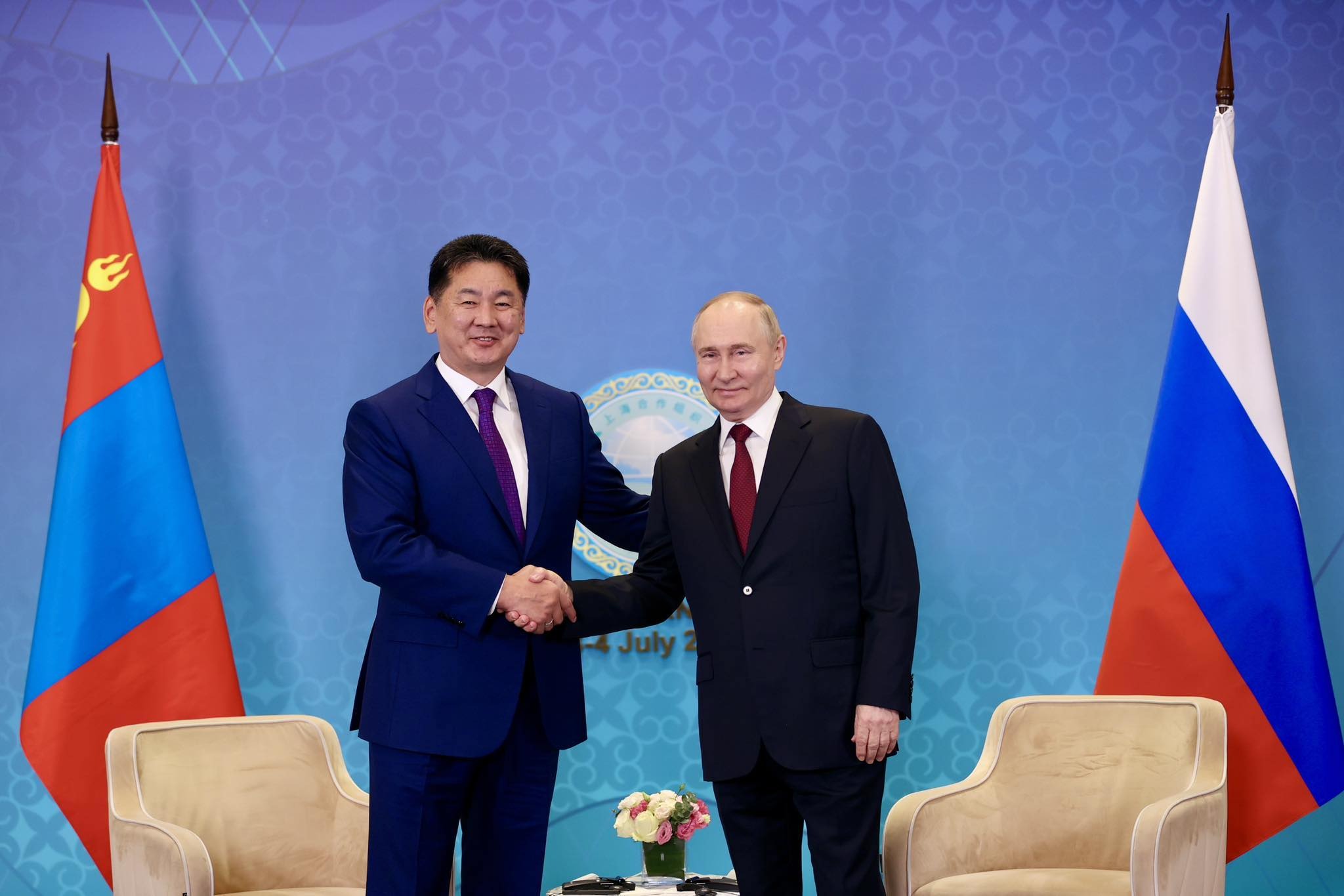 Ерөнхийлөгч У.Хүрэлсүхэд ОХУ-ын Ерөнхийлөгч В.В.Путин баяр наадмын мэндчилгээ ирүүлжээ