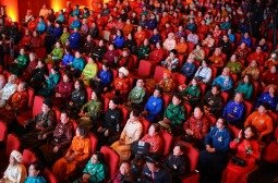 Ерөнхийлөгч У.Хүрэлсүх ээжүүд, охид, бүсгүйчүүдэд талархал илэрхийлж, сайн сайхан бүхнийг хүсэн ерөөв