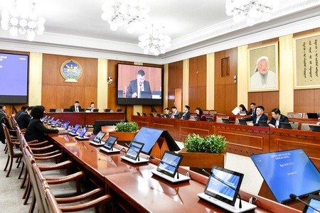 Өнөөдөр байнгын хороодын хуралдаантай