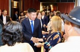 УИХ-ын дарга С.Бямбацогт Бенилюксийн Холбооны Улсуудад ажиллаж, амьдарч буй монгол иргэдтэй уулзлаа
