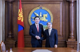 Монгол Улсын Их Хурлын дарга Н.Учрал Япон Улсаас Монгол Улсад суугаа Элчин сайд М.Игавахараг хүлээн авч уулзав