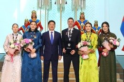 3х3 сагсан бөмбөгийн тамирчид болон дасгалжуулагчид Гавьяат тамирчин цол, медаль хүртээлээ