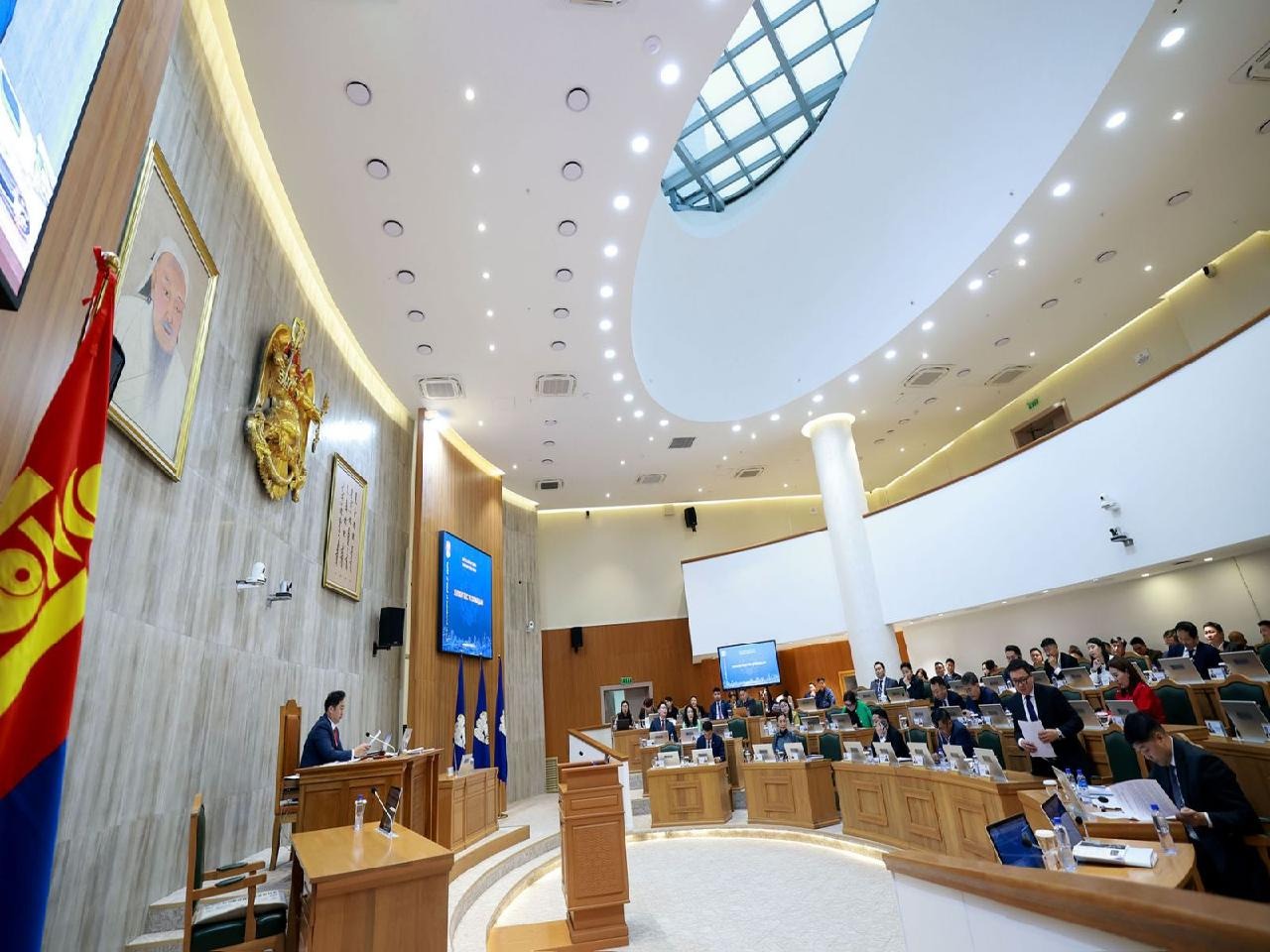 НИТХ-ЫН ЭЭЛЖИТ БУС VII ХУРАЛДААНААР ДАРААХ АСУУДЛЫГ ХЭЛЭЛЦЭЖ БАТАЛЛАА