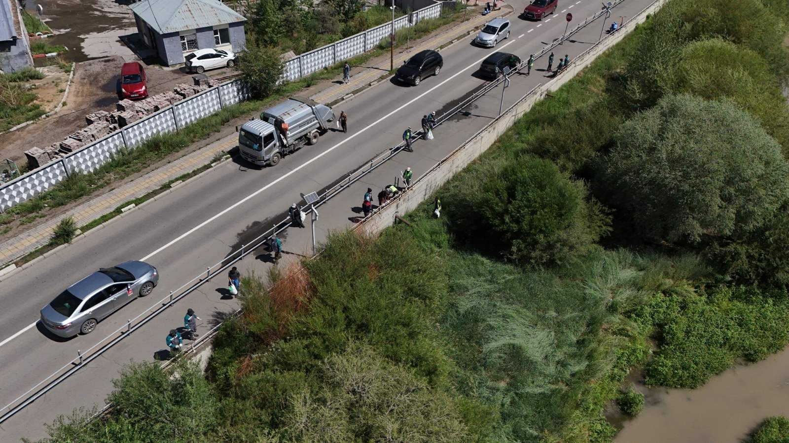 Дунд гол дагуу 11.1 км урт талбайг цэвэрлэж, 68.3 тонн хог хаягдлыг төвлөрсөн хогийн цэгт хүргүүлэв