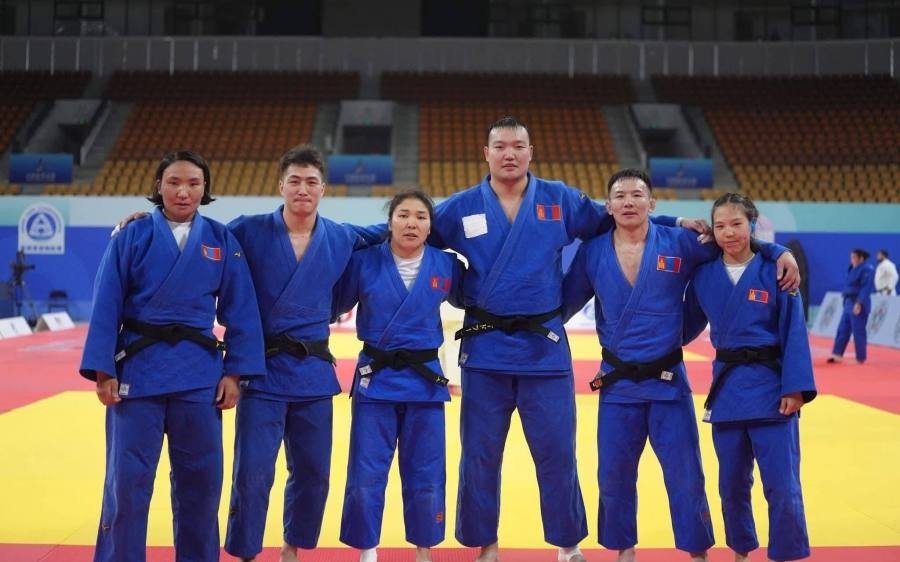 Жүдочид ААШТ-ий холимог багийн төрөлд тэргүүллээ