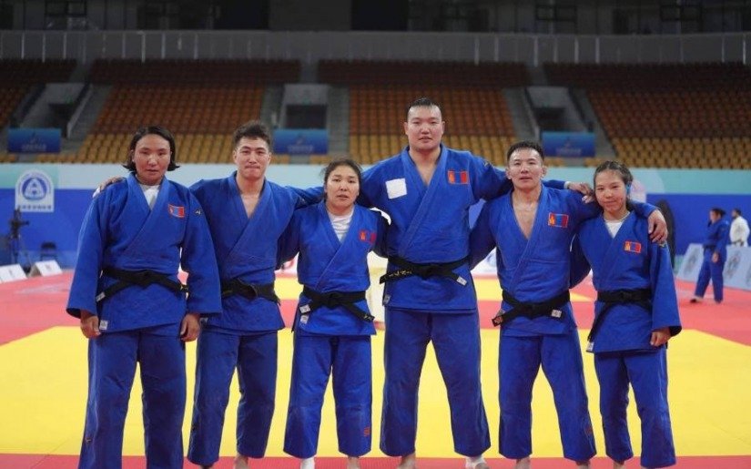 Жүдочид ААШТ-ий холимог багийн төрөлд тэргүүллээ