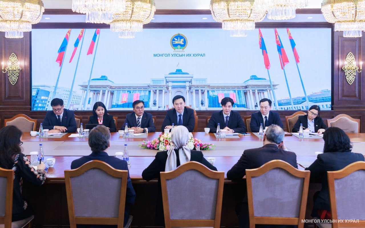 Улсын Их Хурлын дарга Н.Учрал Цөлжилттэй тэмцэх тухай конвенцын Гүйцэтгэх нарийн бичгийн даргатай уулзаж, COP17 хурлын бэлтгэл ажлын талаар ярилцлаа