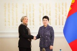 Цөлжилттэй тэмцэх тухай НҮБ-ын конвенцын Гүйцэтгэх нарийн бичгийн дарга Ясмин Фуадыг хүлээн авч уулзав