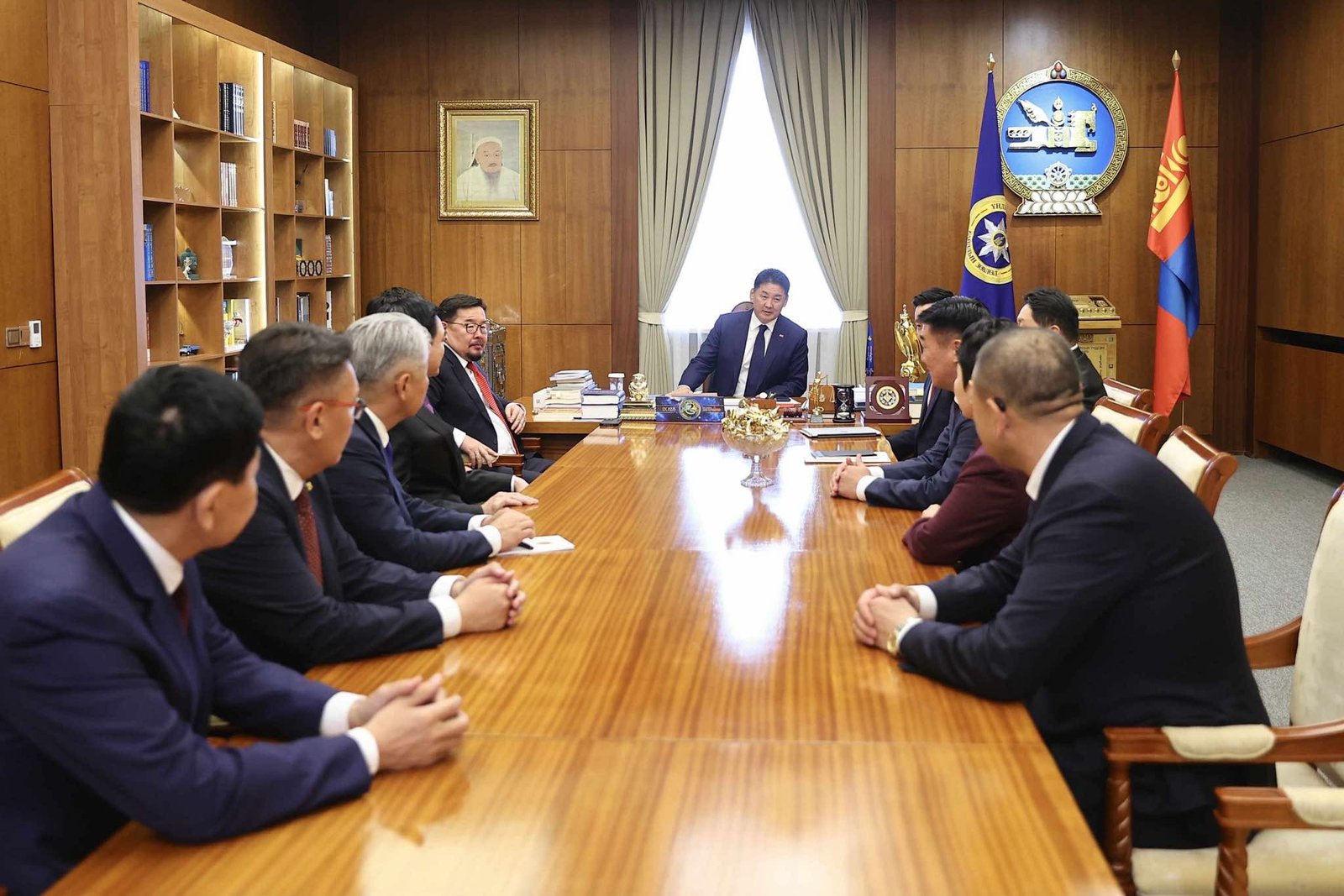 Монгол Улсын Ерөнхийлөгчид Засгийн газрын гишүүдийг танилцууллаа