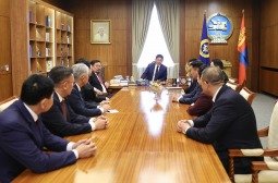 Монгол Улсын Ерөнхийлөгчид Засгийн газрын гишүүдийг танилцууллаа
